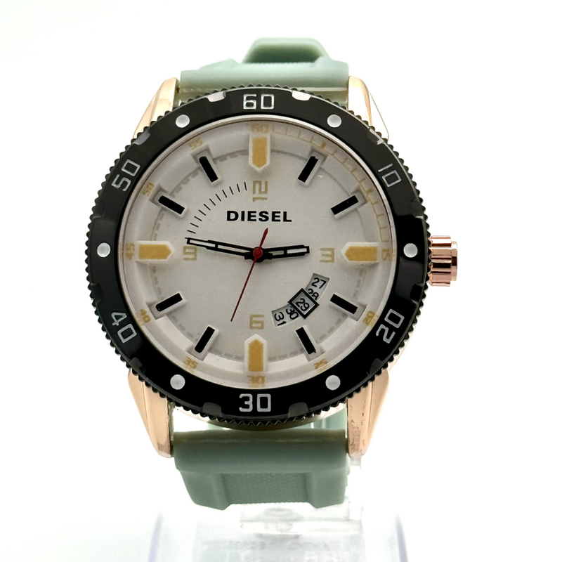 COMBO RELOJ DIESEL + GAFA VERDE 30% OFF